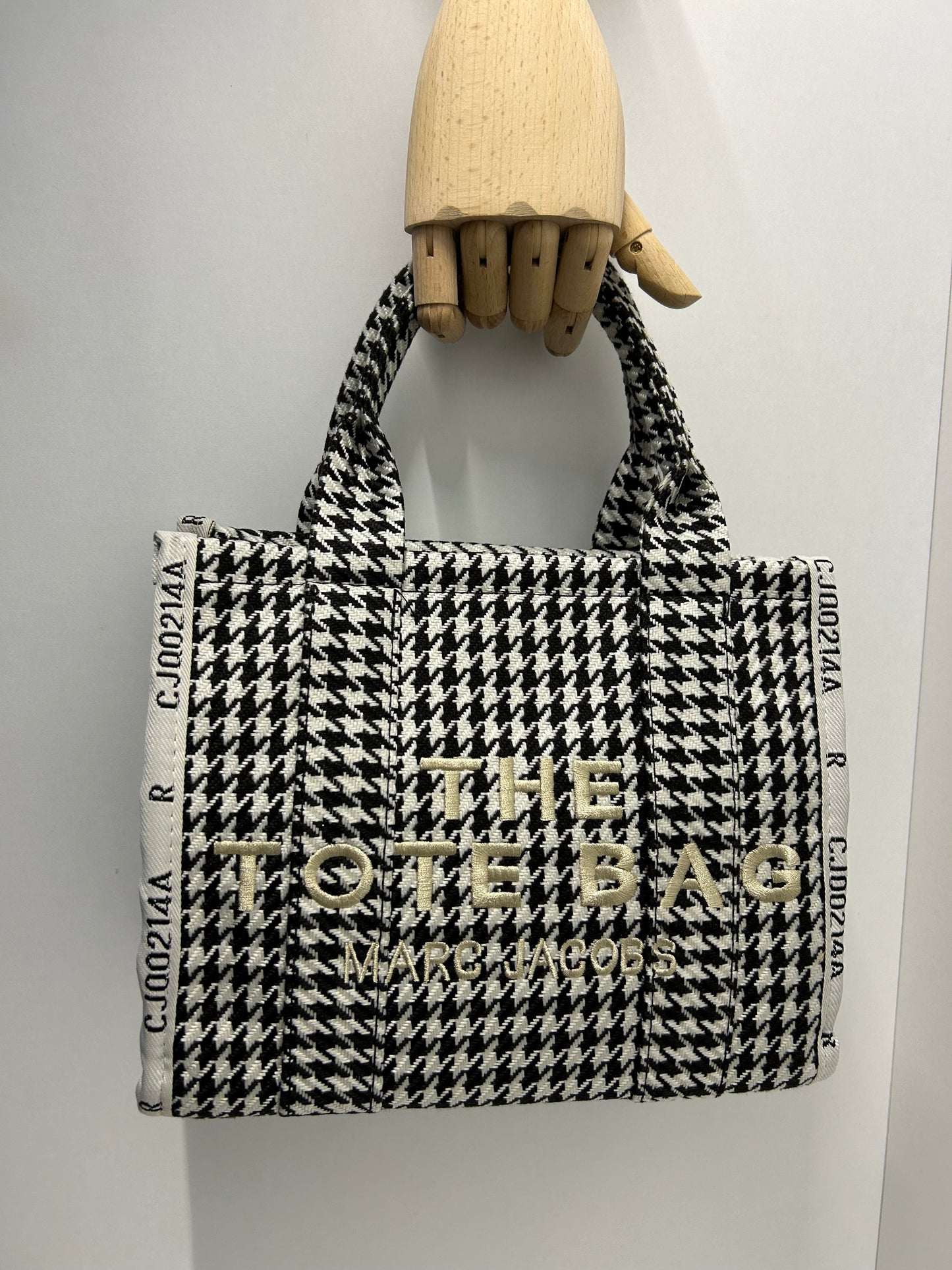 Marc Jacobs The Tote Bag